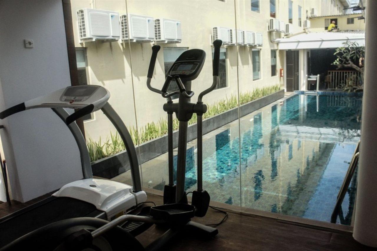 Favor Hotel Makassar City Center By Life Ngoại thất bức ảnh