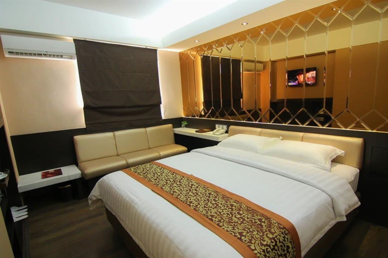 Favor Hotel Makassar City Center By Life Ngoại thất bức ảnh