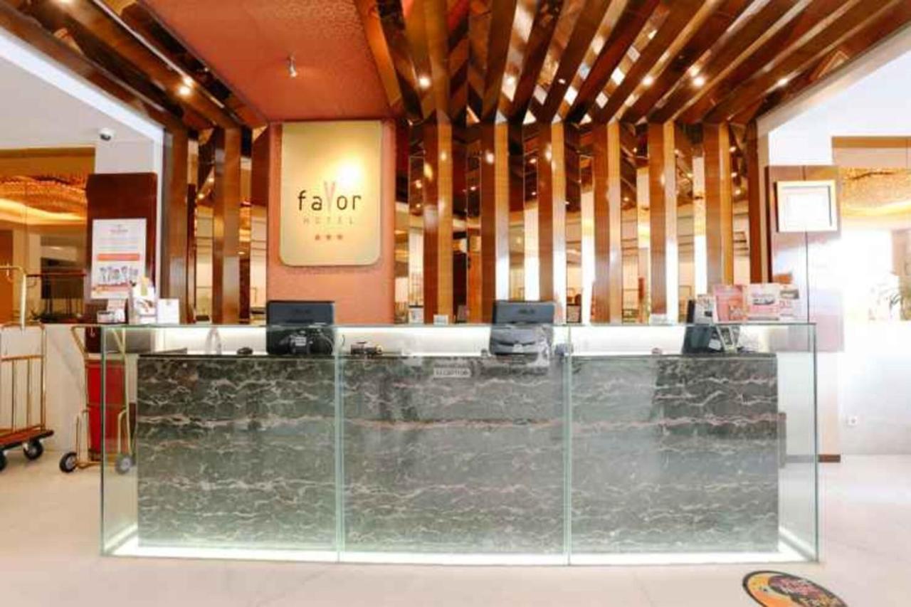 Favor Hotel Makassar City Center By Life Ngoại thất bức ảnh