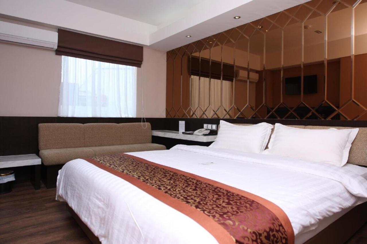 Favor Hotel Makassar City Center By Life Ngoại thất bức ảnh