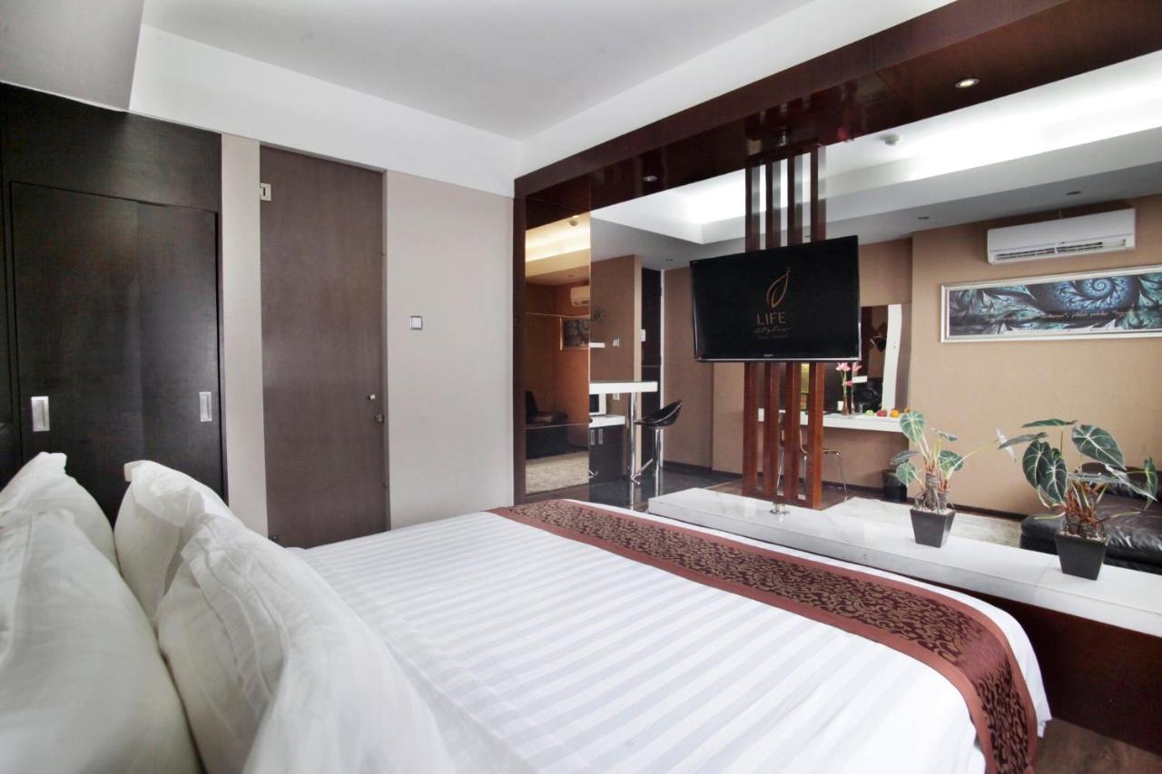Favor Hotel Makassar City Center By Life Ngoại thất bức ảnh