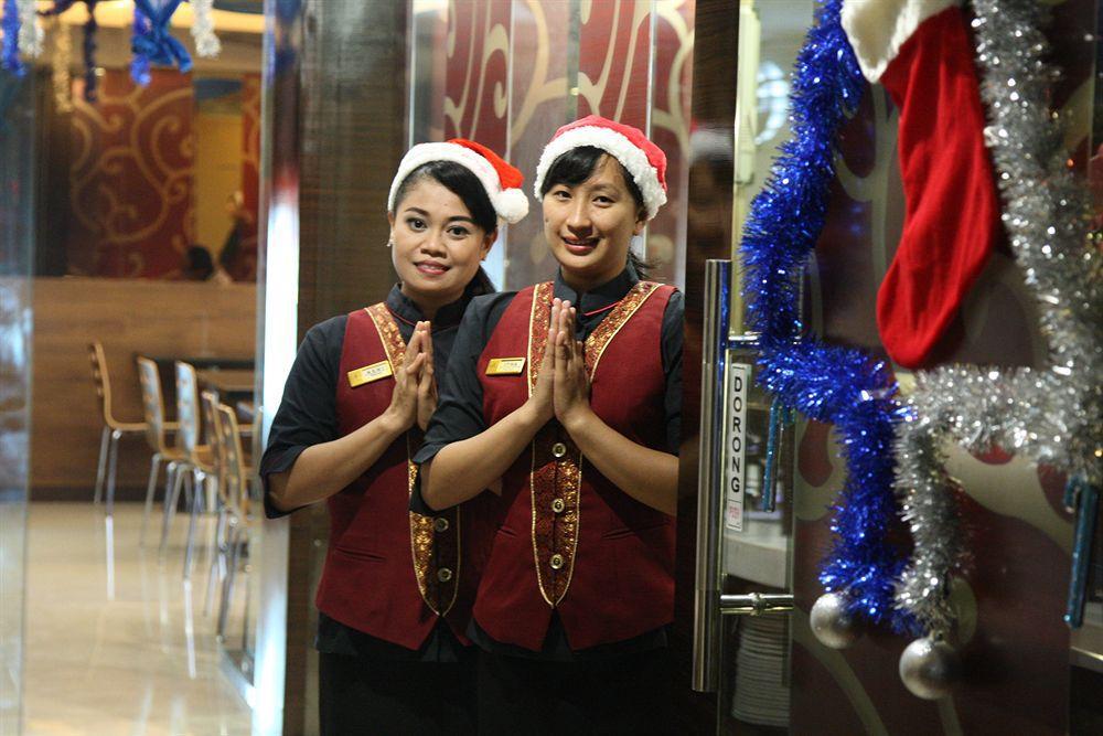 Favor Hotel Makassar City Center By Life Ngoại thất bức ảnh