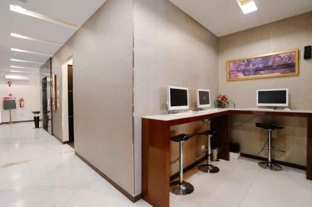 Favor Hotel Makassar City Center By Life Ngoại thất bức ảnh