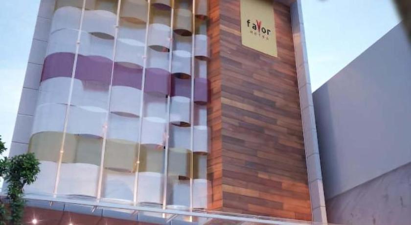Favor Hotel Makassar City Center By Life Ngoại thất bức ảnh
