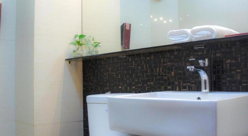 Favor Hotel Makassar City Center By Life Ngoại thất bức ảnh