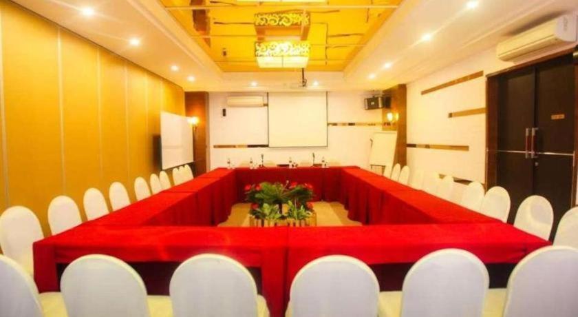 Favor Hotel Makassar City Center By Life Ngoại thất bức ảnh