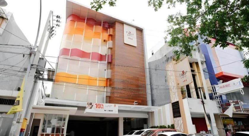 Favor Hotel Makassar City Center By Life Ngoại thất bức ảnh