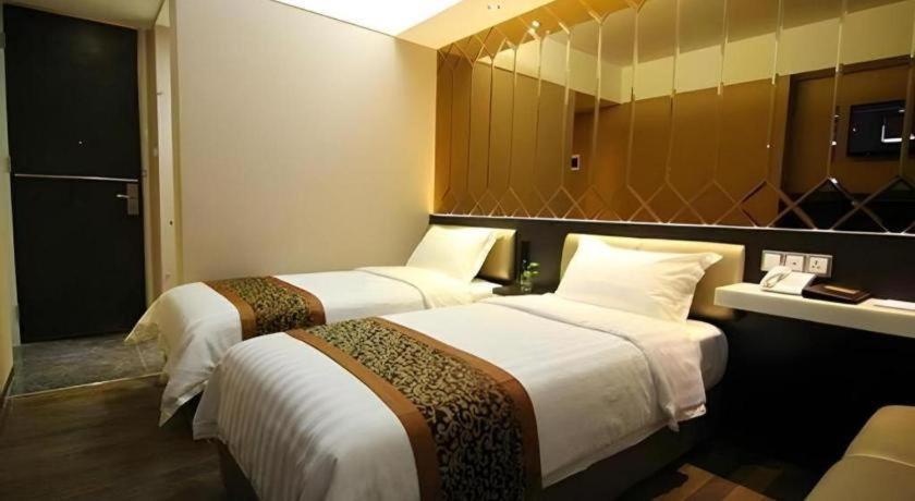 Favor Hotel Makassar City Center By Life Ngoại thất bức ảnh