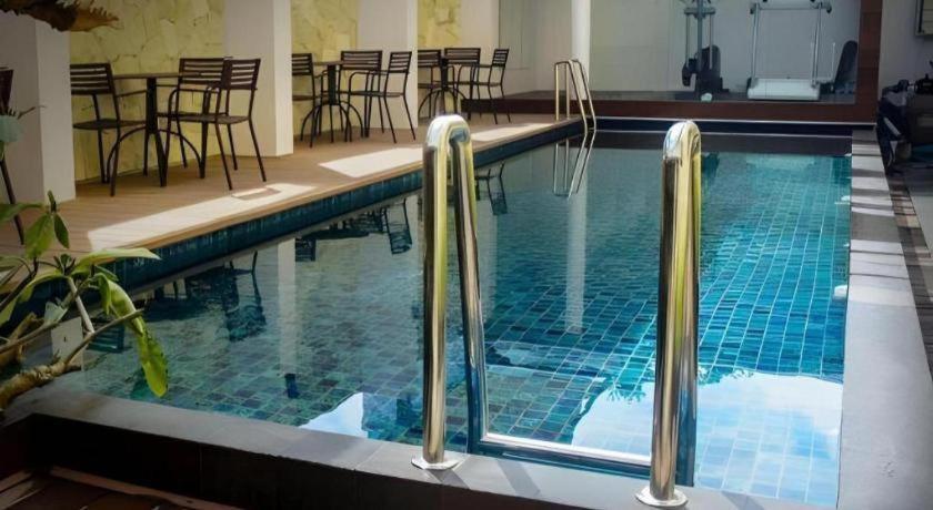 Favor Hotel Makassar City Center By Life Ngoại thất bức ảnh