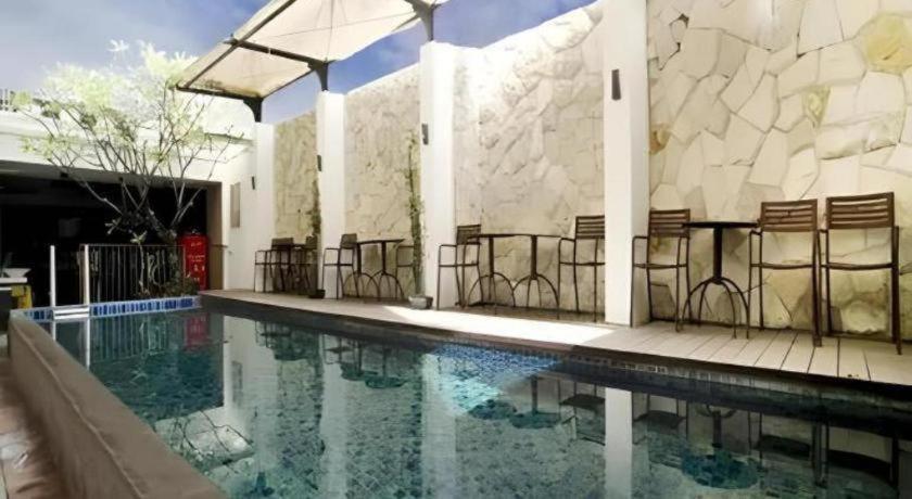 Favor Hotel Makassar City Center By Life Ngoại thất bức ảnh