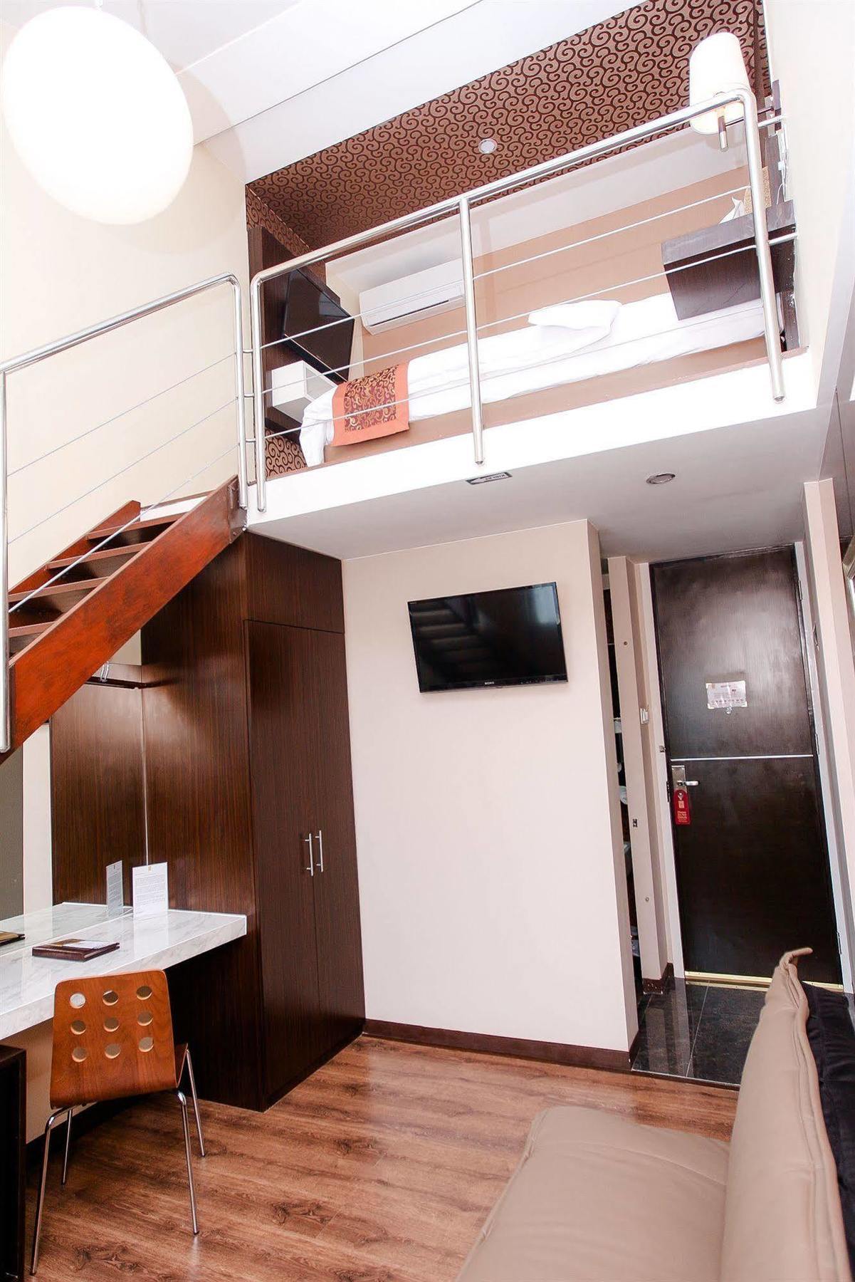 Favor Hotel Makassar City Center By Life Ngoại thất bức ảnh