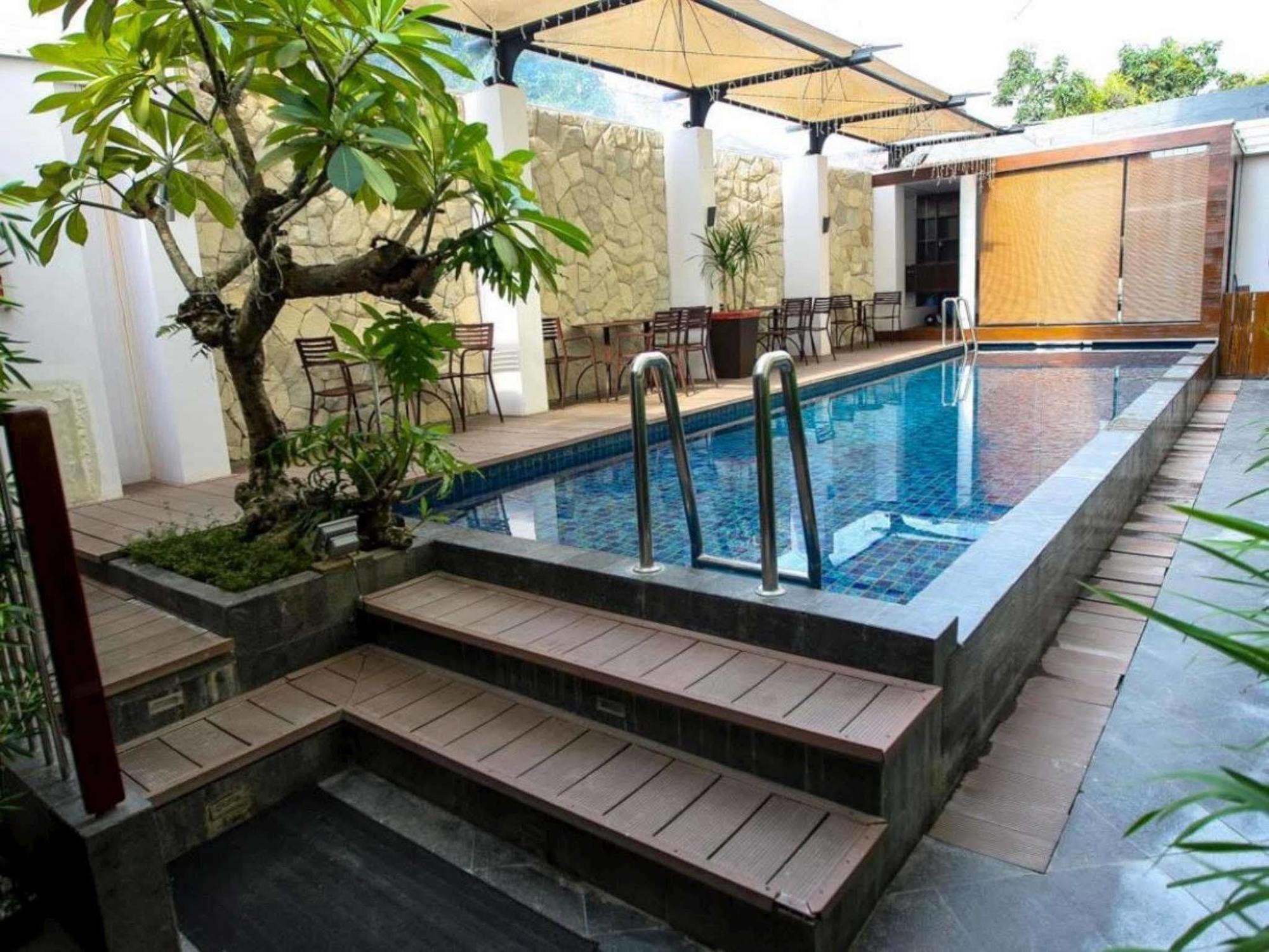 Favor Hotel Makassar City Center By Life Ngoại thất bức ảnh