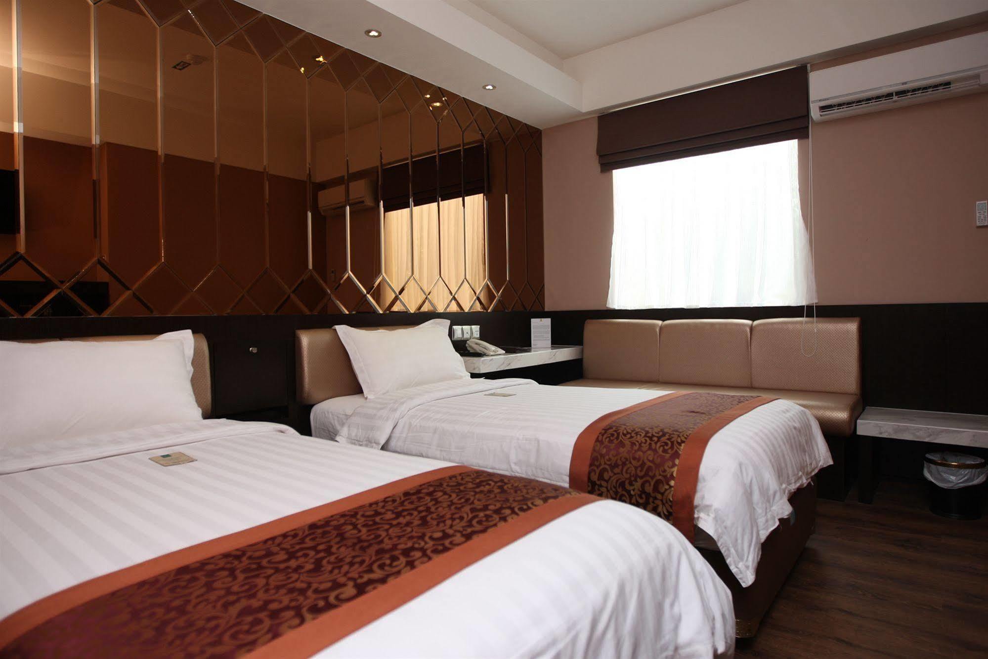 Favor Hotel Makassar City Center By Life Ngoại thất bức ảnh